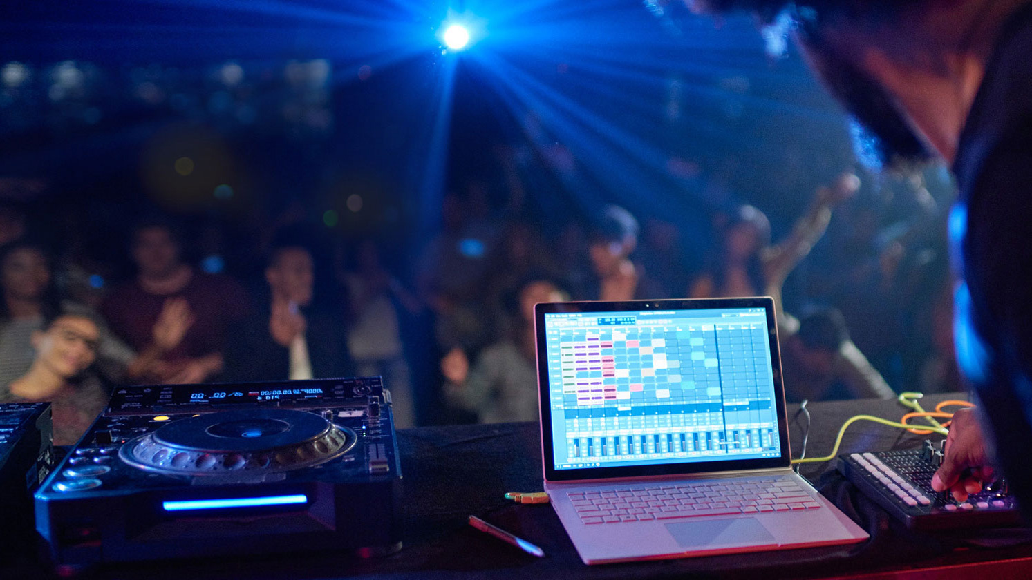 Windows 10 for PCs is Also Updated to Build 10586.218