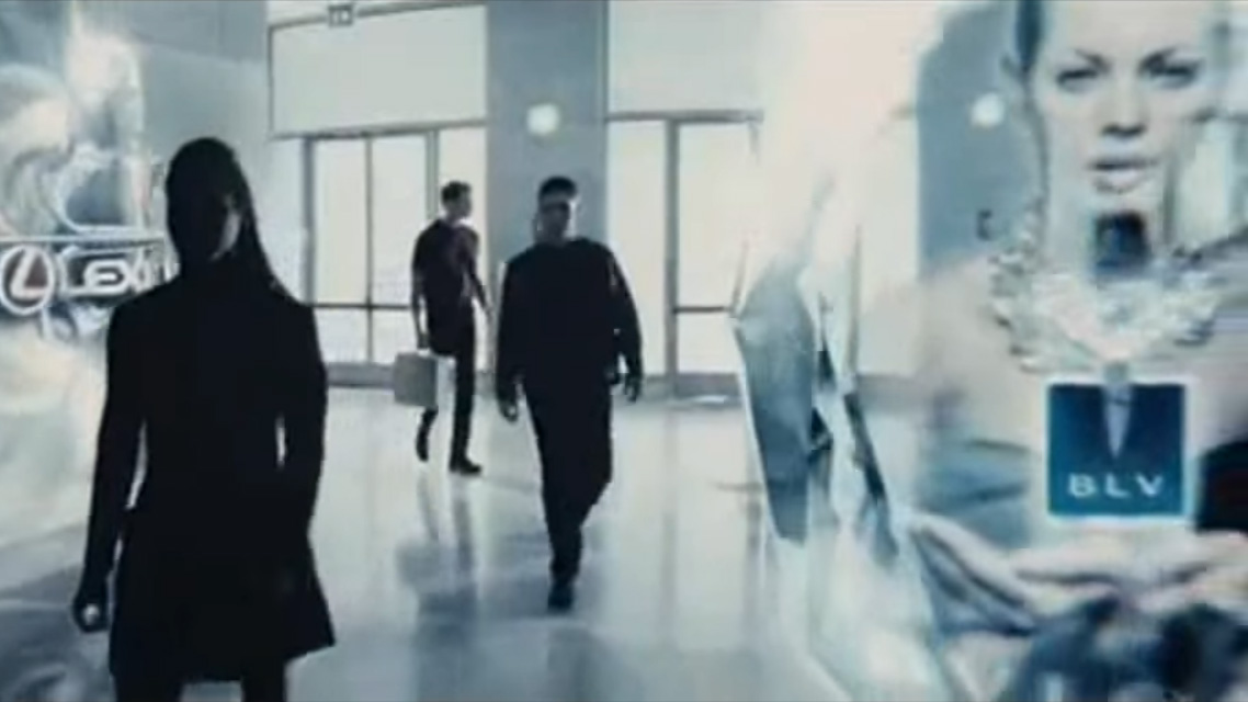 Microsoft Cheapens Windows 10 with Ads