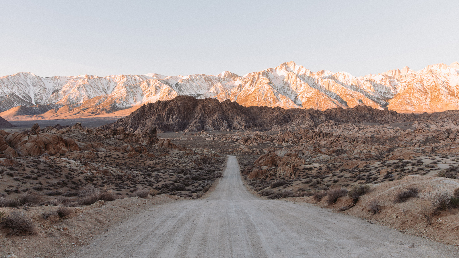 Microsoft Says Creators Update Rollout is "On Track"