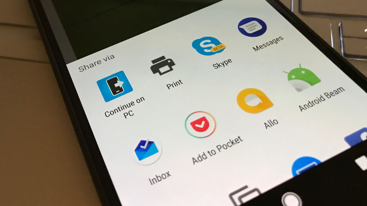 Hands-On with Windows 10's New "Continue From Your Phone" Feature