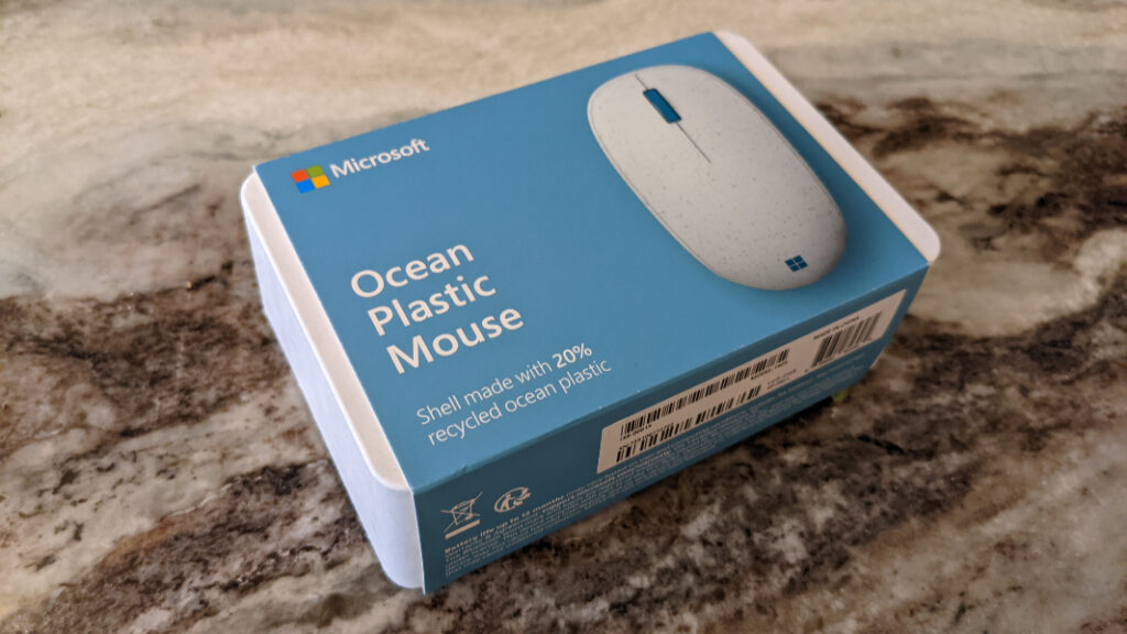 Hands-On with the Microsoft Ocean Plastic Mouse - Thurrott.com