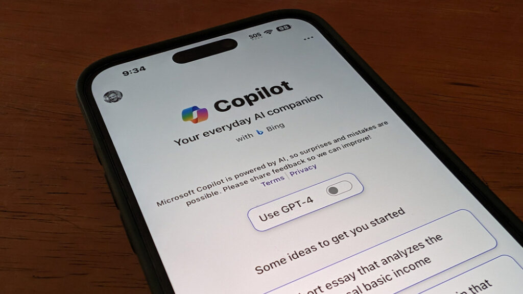 Microsoft Copilot Comes to iPhone and iPad - Thurrott.com