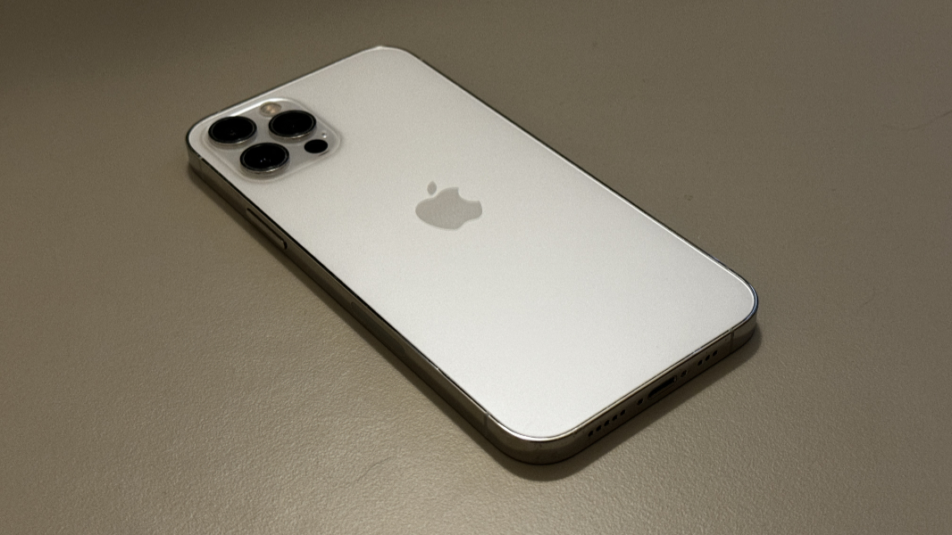 White iPhone 12 Pro